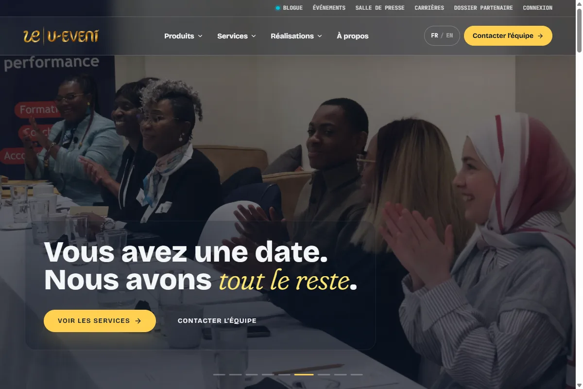 La page d'accueil de U-EVENT — héros sombre aux accents dorés